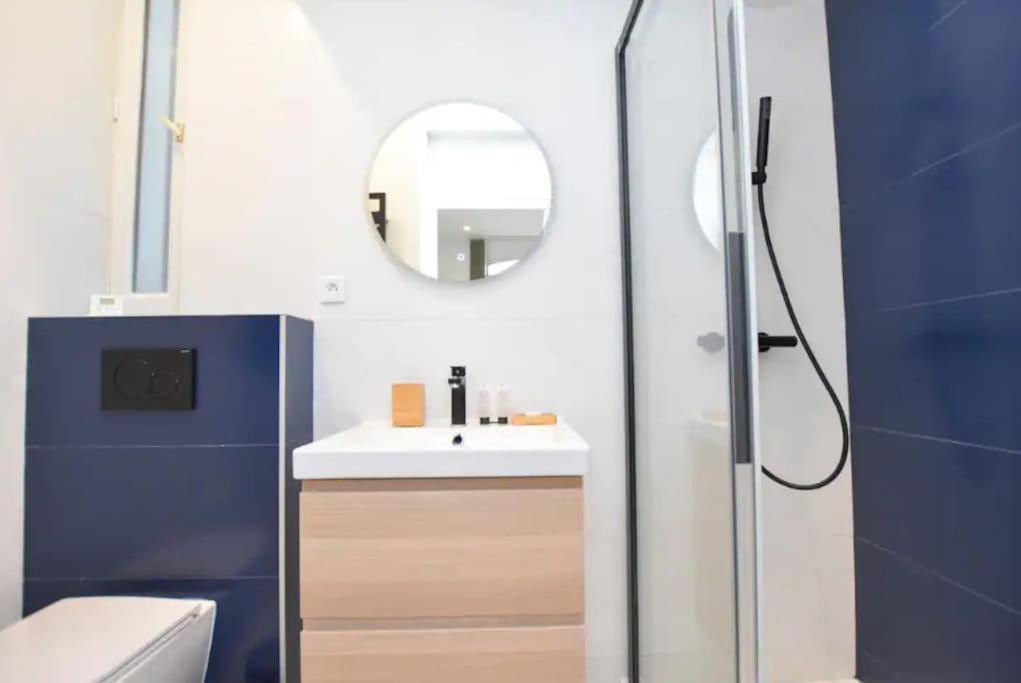 Appartement Charming -3br/6p-gare Du Nord/montmartre Parijs